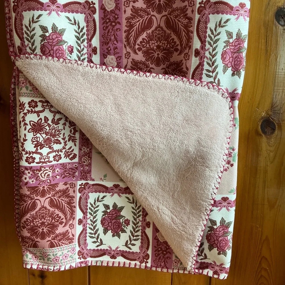 ENVOGUE Reversible Corduroy Valentine Throw with Floral Patchwork Design